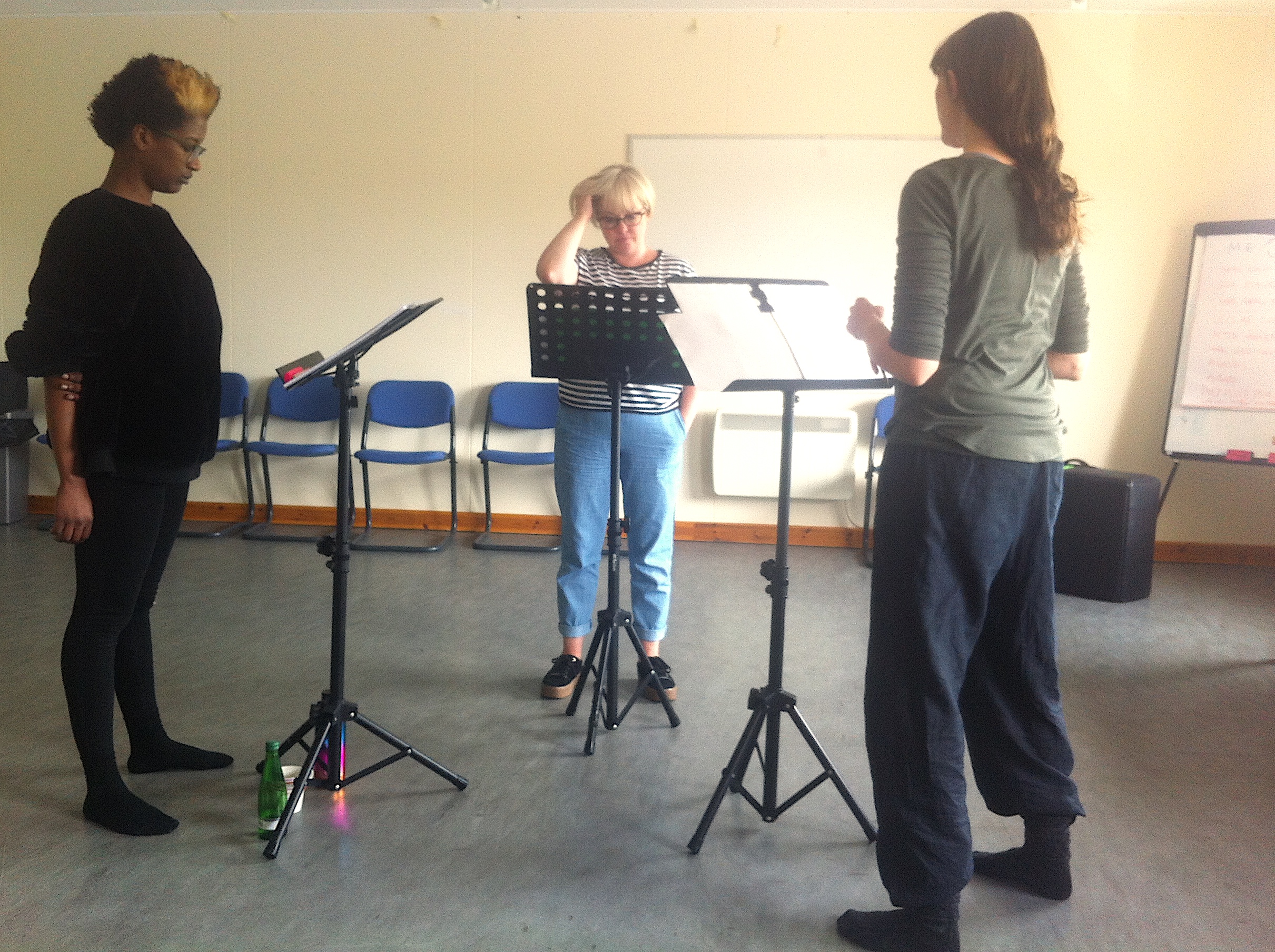 sruth-mara rehearsal pic 1